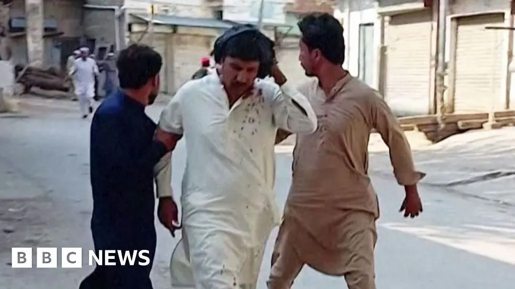 At least 16 killed after vehicle loaded with explosives rams into Pakistan mosque