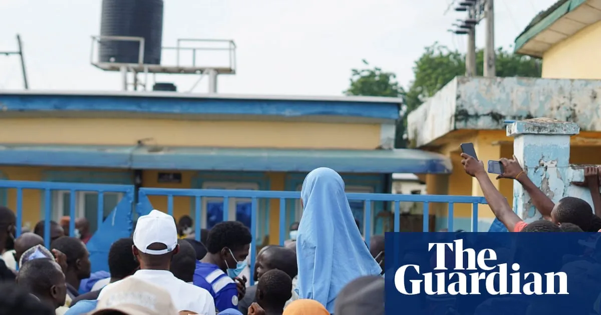 Survivor recounts panic and struggle to breathe in Nigerian prison cell where 37 died