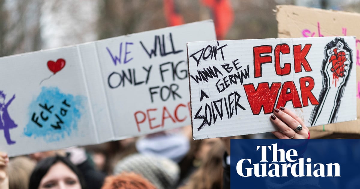 German MPs rubberstamp military service plan amid school pupil protests