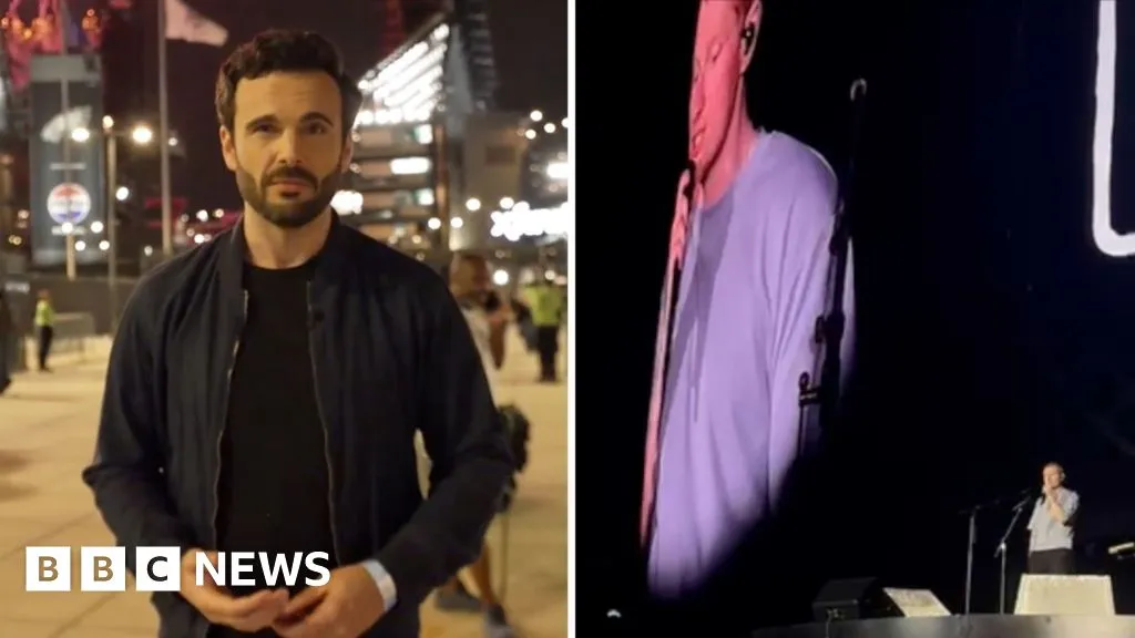 Watch: Fans cheer as Ed Sheeran speaks out over Macklemore controversy at show
