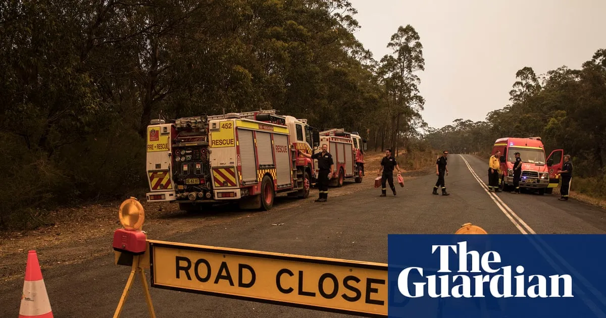 ‘Negligent’ to talk about long term risks to Australia without examining cost of climate crisis, experts say