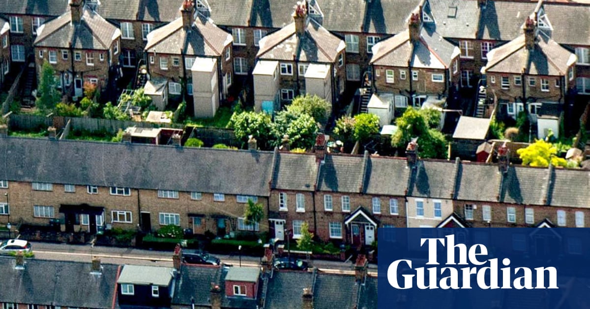 Decent homes standard for UK private renters delayed by government till 2035