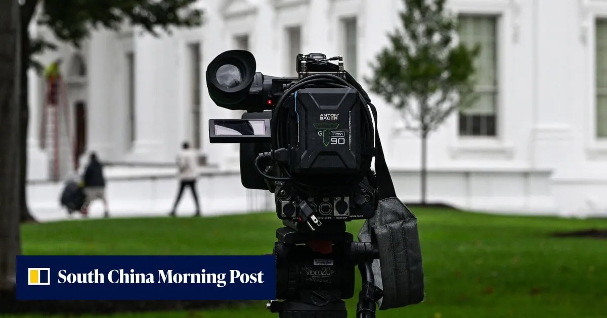 US judge orders Trump to lift White House ban on news outlets