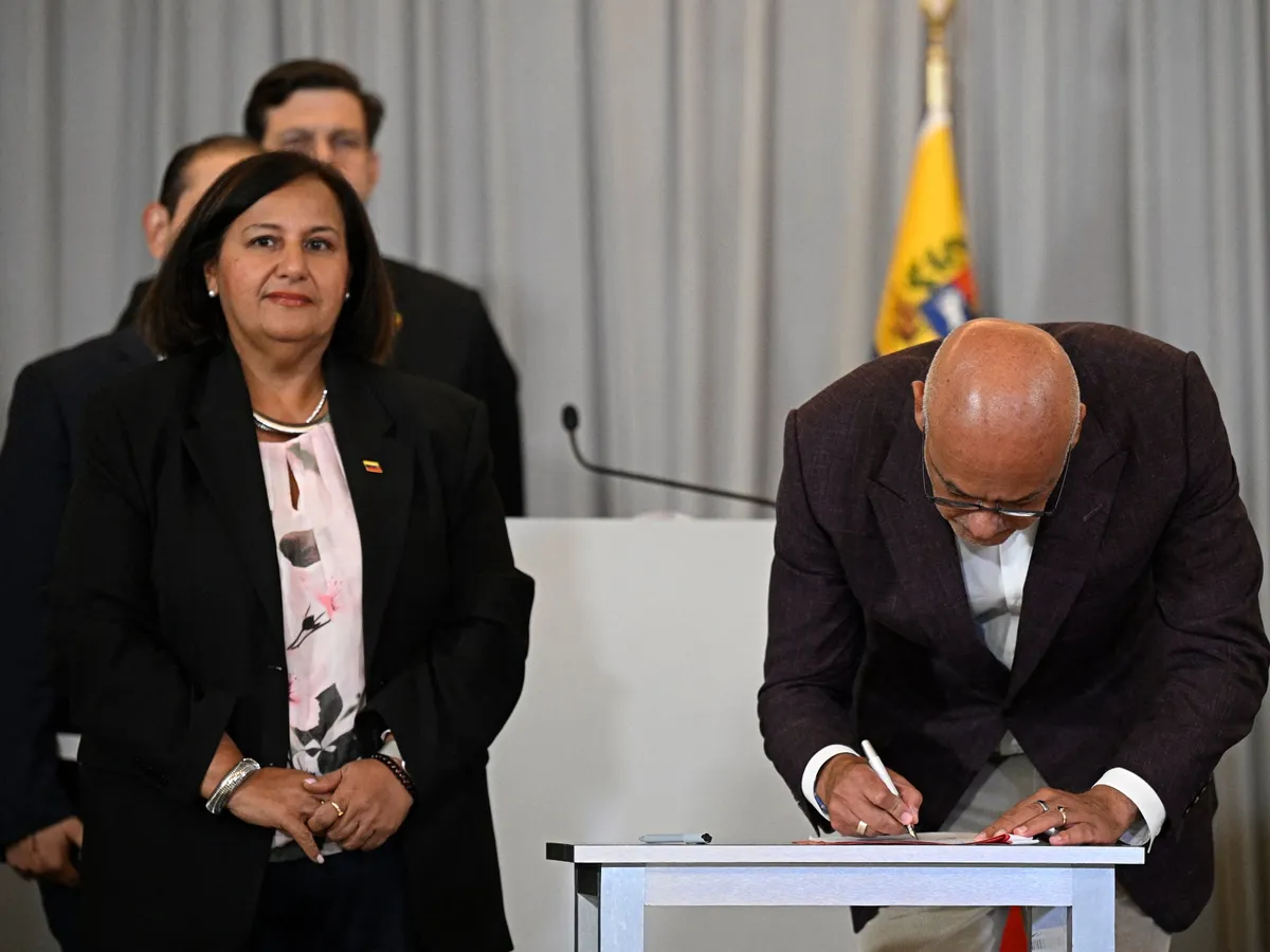 Venezuelan government, opposition agree to work towards reform of top court