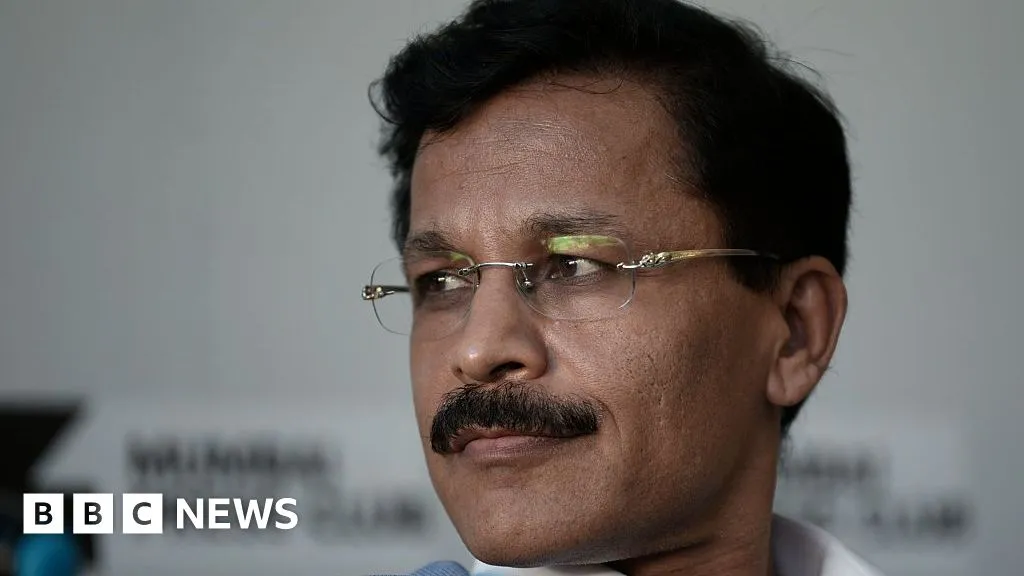 Why some Indian civil servants become heroes for doing their jobs