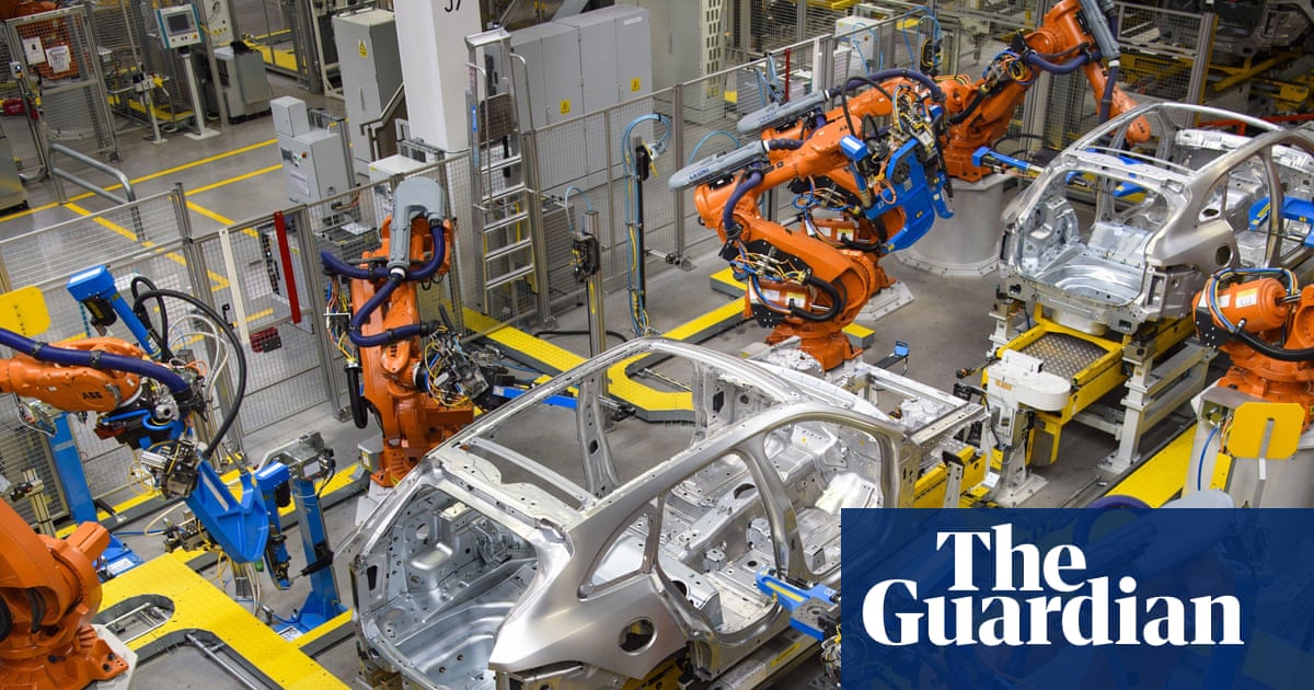 UK probably needs large new factory to meet target of 1.3m cars a year, say industry boss