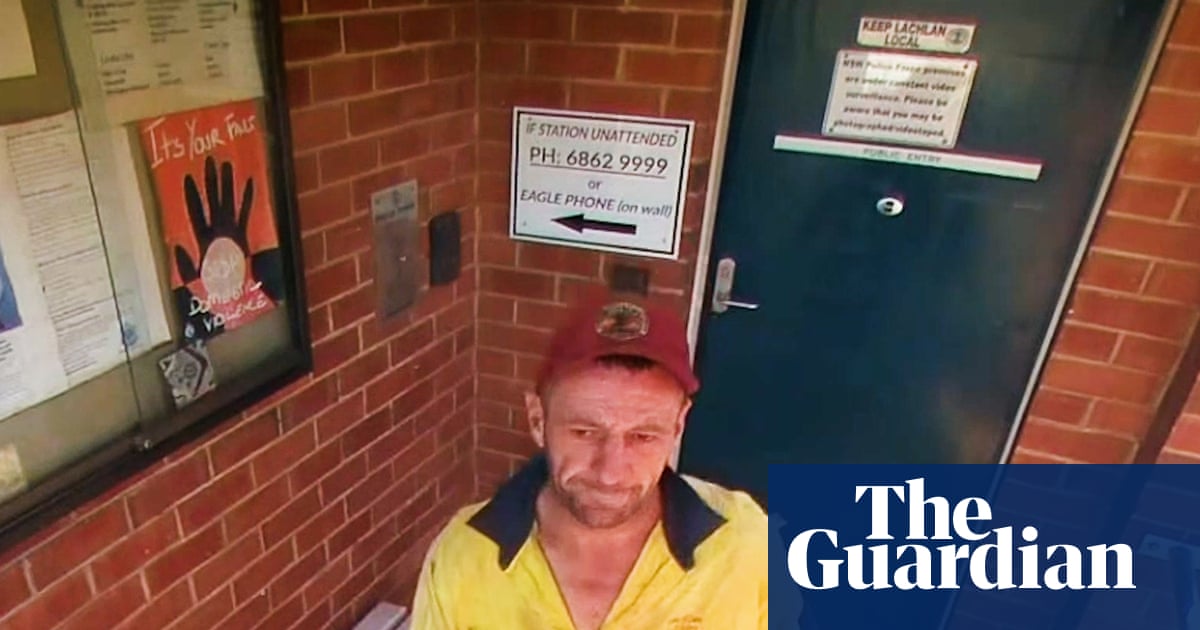 Police ‘confident’ Lake Cargelligo triple murder suspect Julian Ingram is still alive and may be receiving help