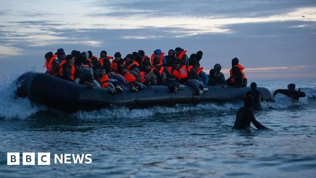 UK-France 'one in, one out' migrant scheme scrapped