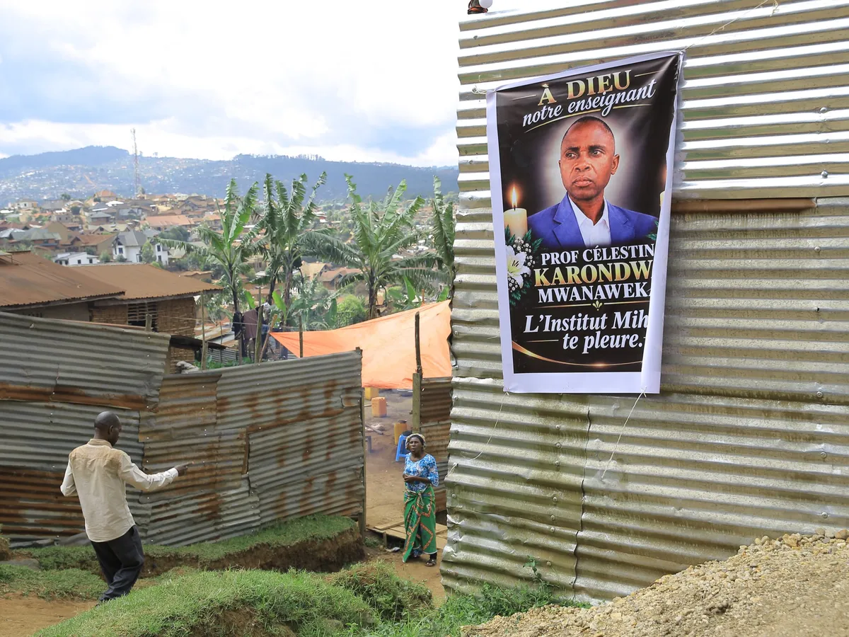 Mourners bury DR Congo official killed after defending Ebola response