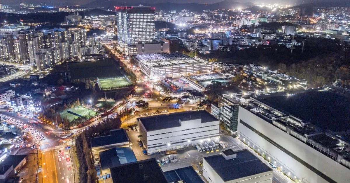 South Korea’s exports hit record high on AI boom