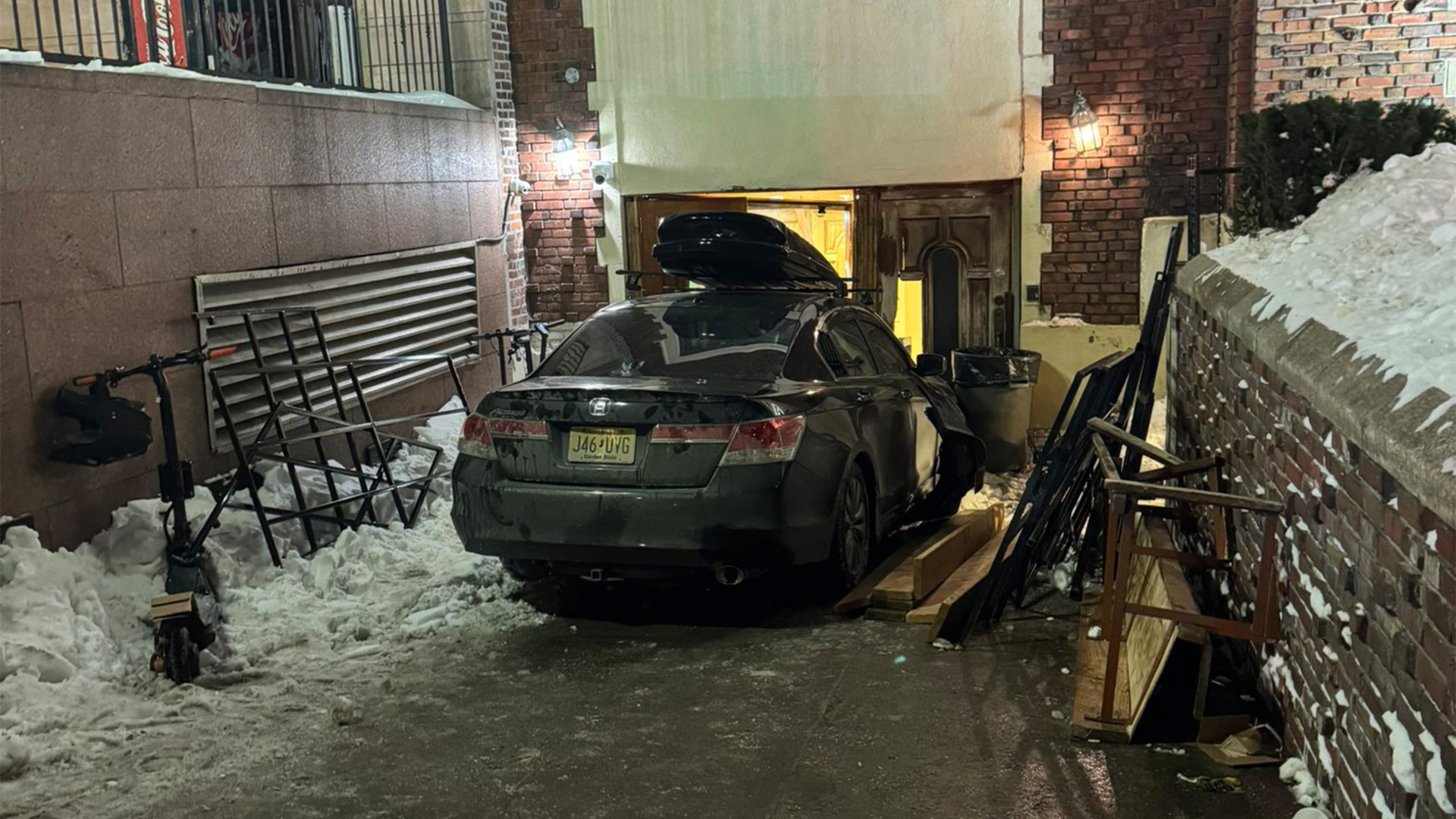 Car ramming at largest synagogue in Brooklyn