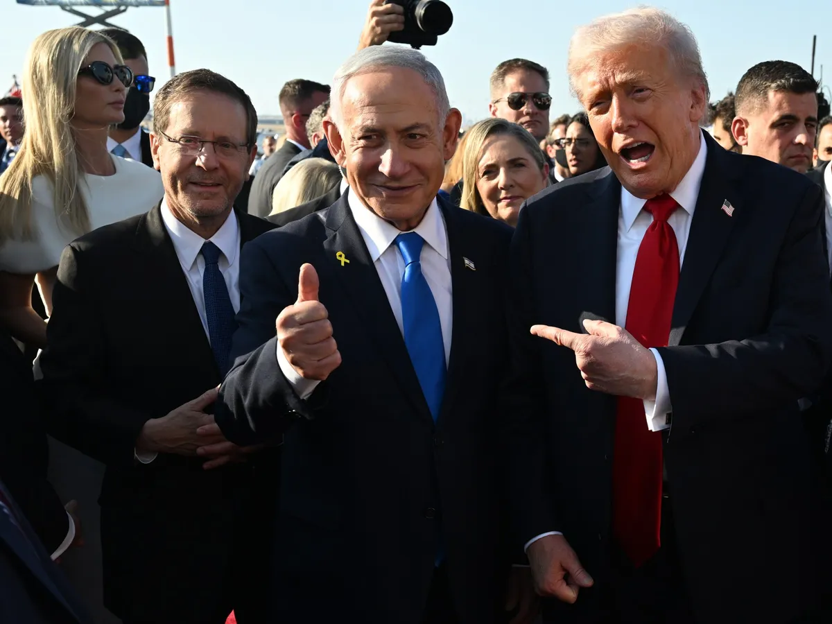 Despite praise and White House visits, Trump avoids endorsing Netanyahu
