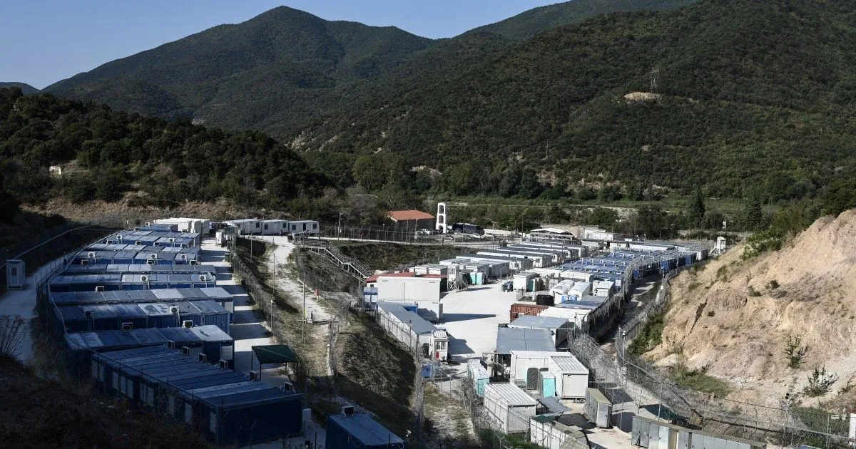 Greece pushes EU to suspend asylum during mass migration surges