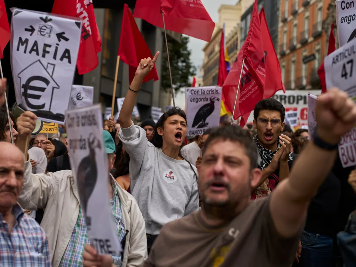 Spain’s parliament rejects gov’t housing decrees amid mass protests