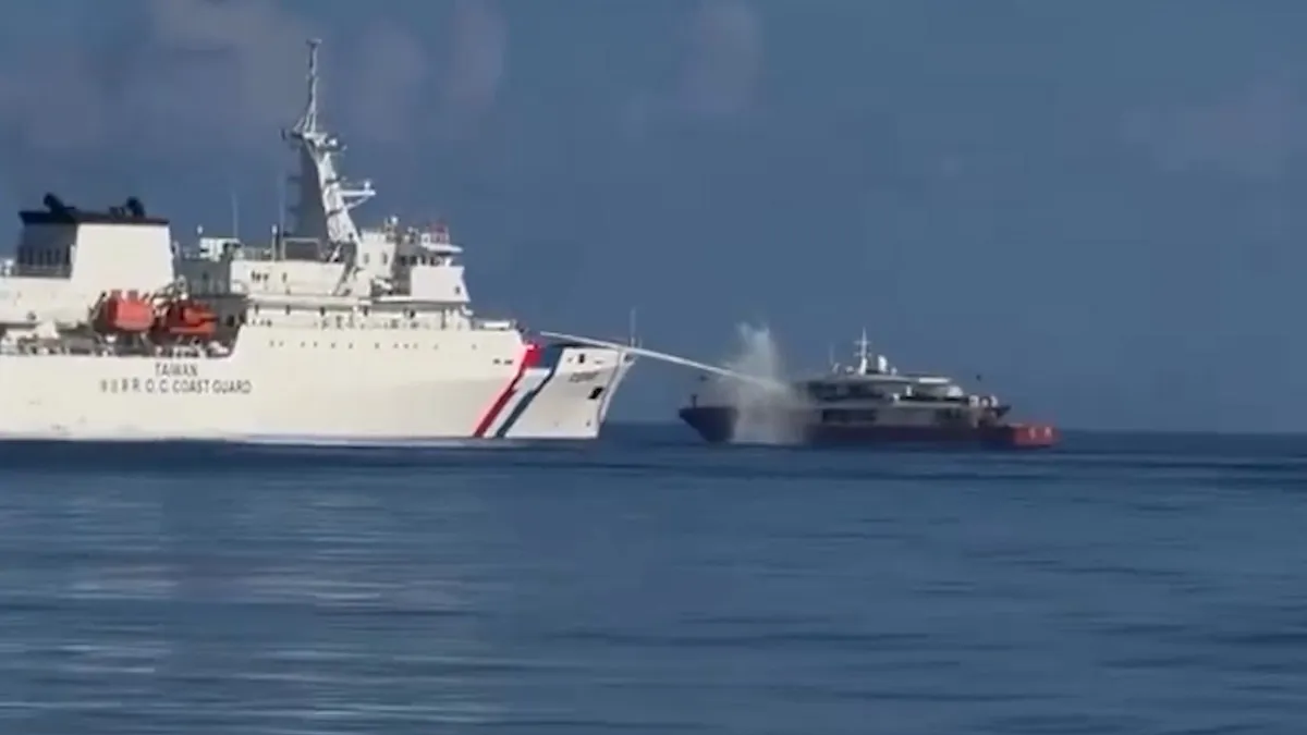 Taiwan Coast Guard confronts Chinese fishing boats in Dongsha waters