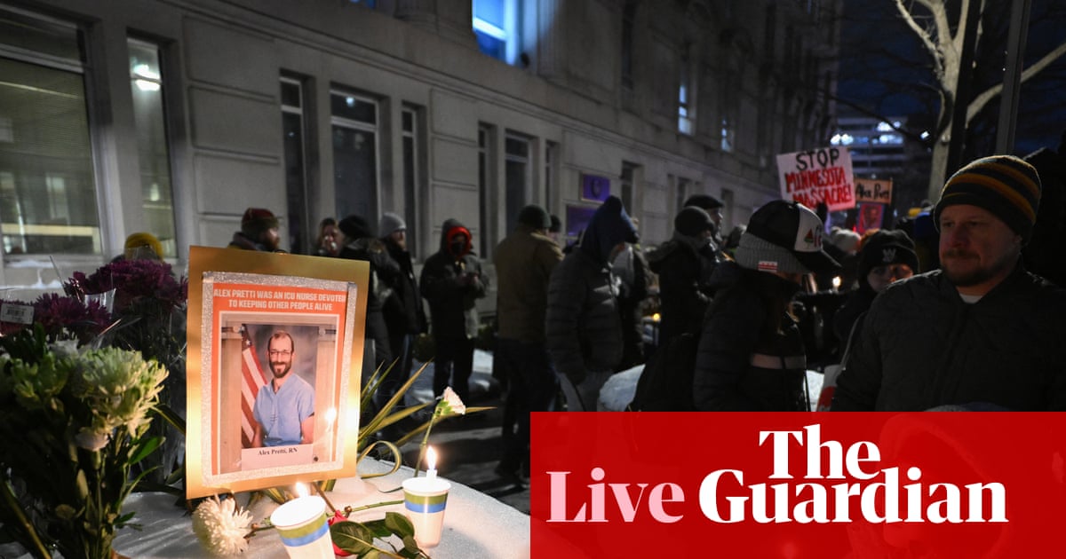 Videos emerge of previous confrontation between Alex Pretti and federal officers 11 days before he was killed – US politics live