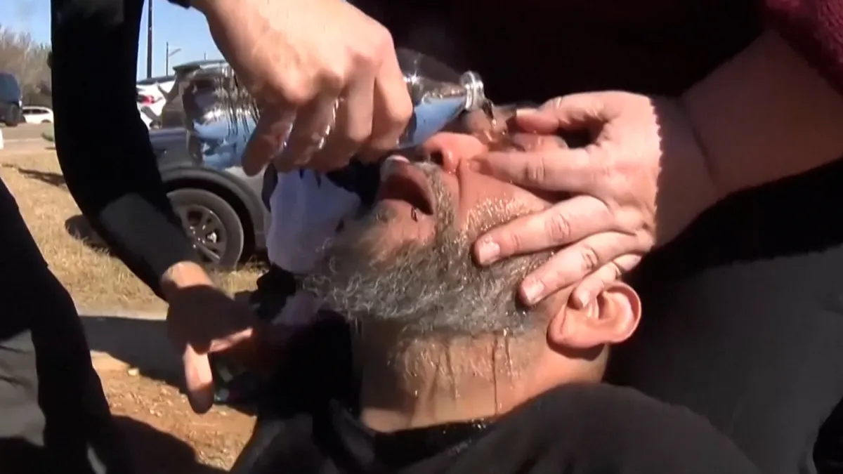 Anti-ICE protesters tear-gassed outside Texas detention centre
