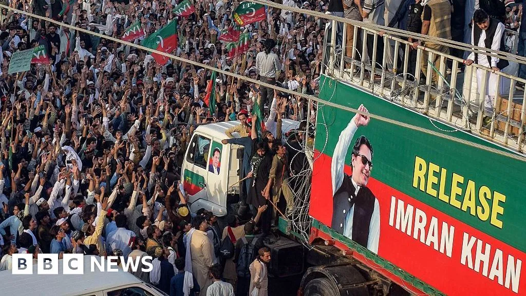 Supporters of jailed ex-PM Imran Khan march to Pakistan capital
