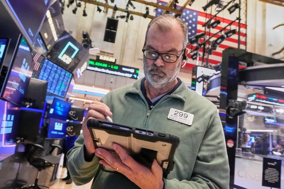 Microsoft weighs on Wall Street as gold’s price suddenly snaps back
