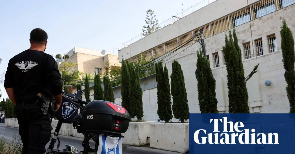 British consulate in East Jerusalem will stay open as UK mission, says Ed Miliband