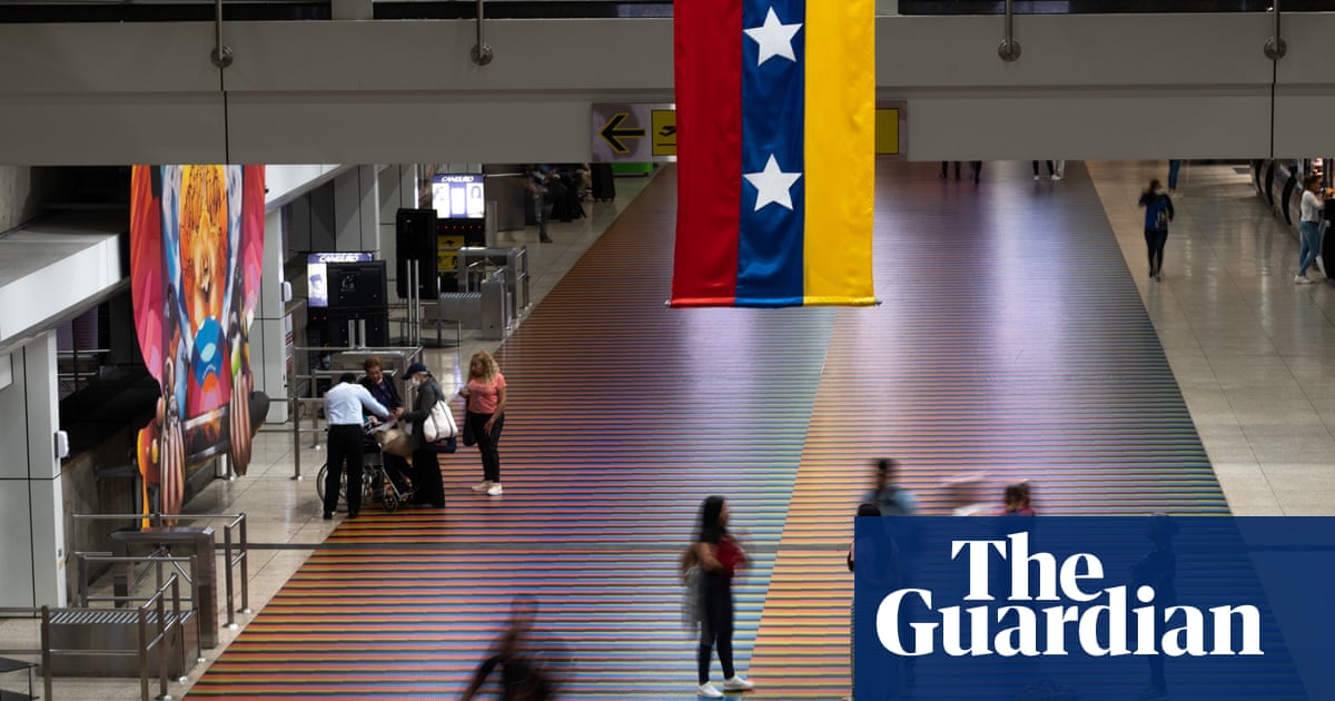 Trump orders immediate reopening of commercial airspace over Venezuela