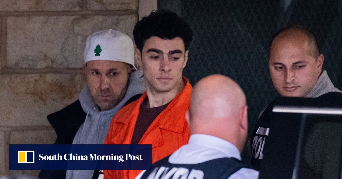 Man posing as FBI agent tries to free Luigi Mangione, alleged healthcare CEO killer