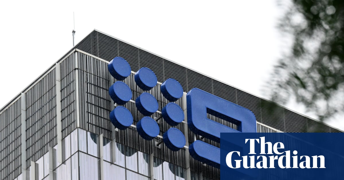 Nine sells radio stations including 2GB and 3AW to Sydney pub baron Arthur Laundy