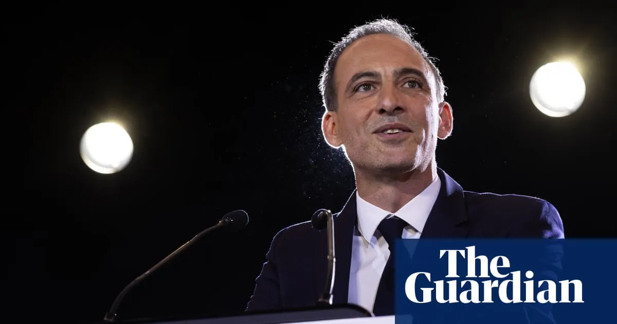 French centre left must wage ‘existential battle’ to prevent far right winning presidency