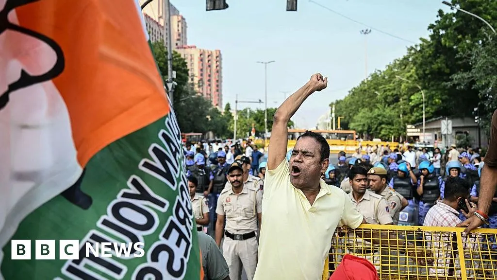 Indian opposition leaders march to top court to demand election chief resign