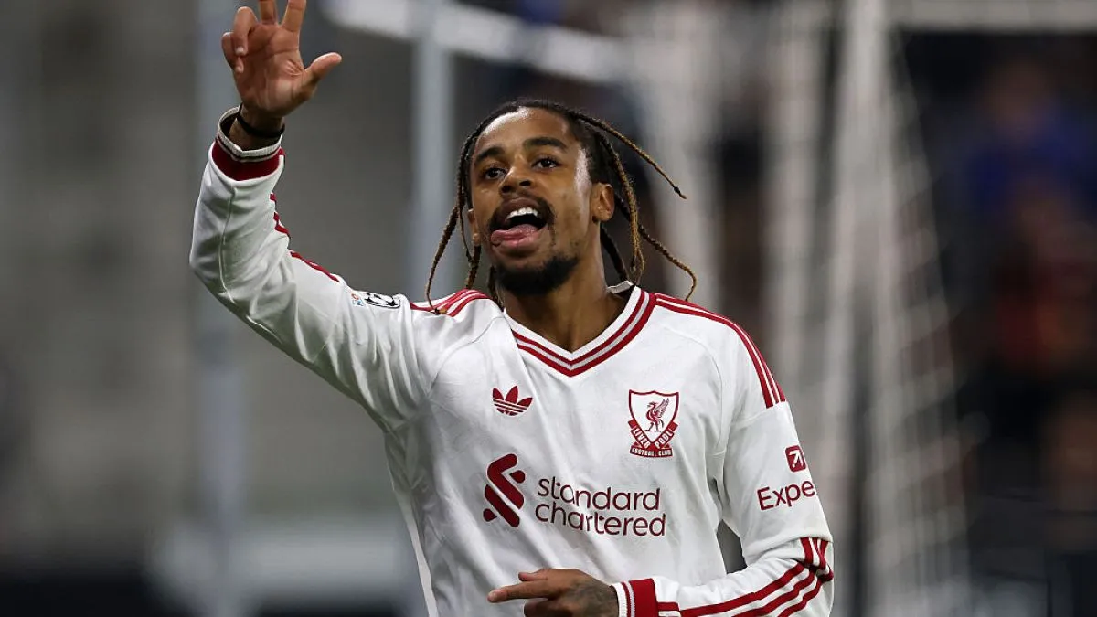 Barcola scores hat-trick as Liverpool hit LASK for six