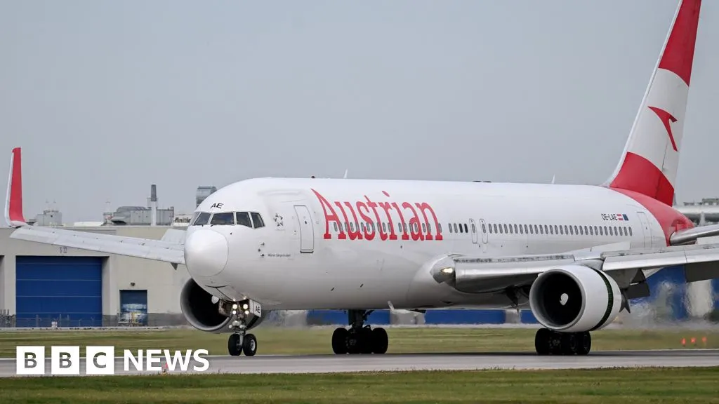 Threat forces Israel to Austria flight into emergency landing