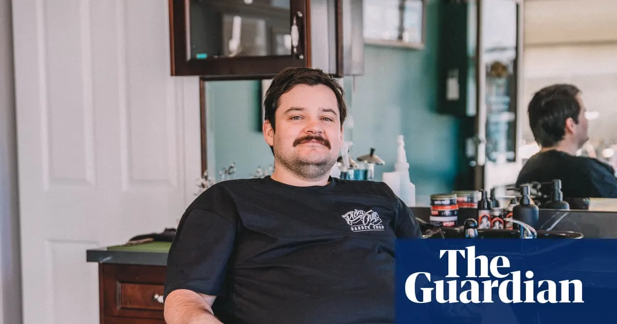 ‘I don’t want to be known as a hero’: barber who rushed to help Helen Haines praised by PM