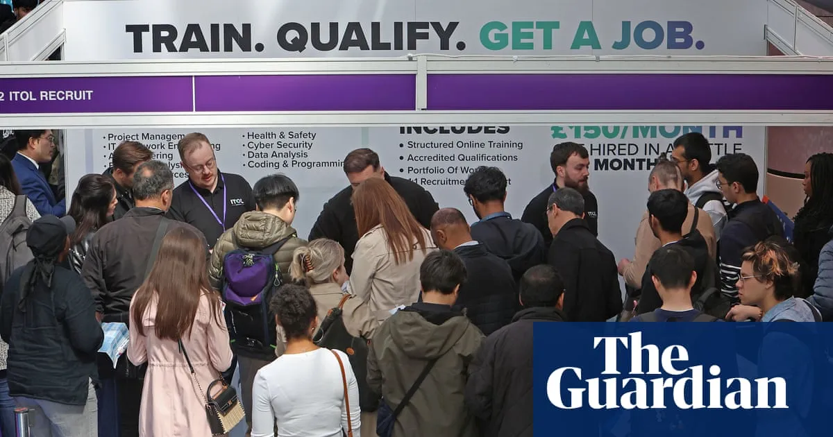 Surprise drop in UK unemployment to 4.7%