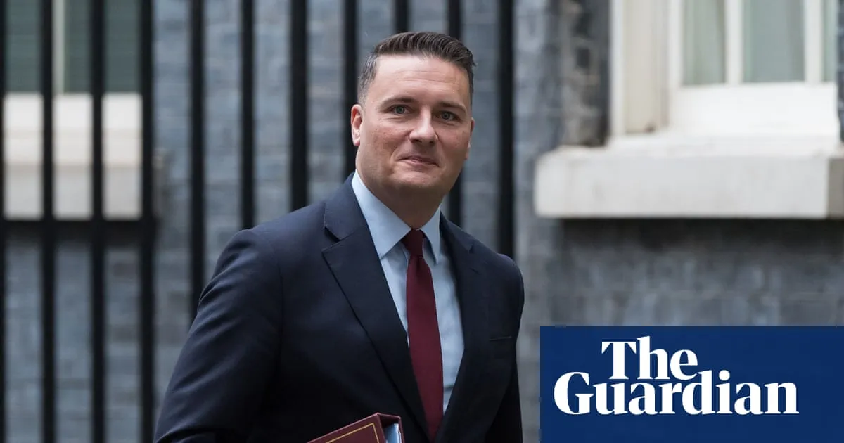 MoD seeks out-of-court resolution over compensation battle with gay veterans