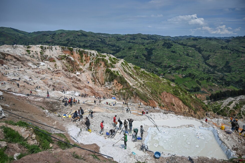 Mine collapses in eastern Congo, leaving at least 200 dead, rebel authorities say