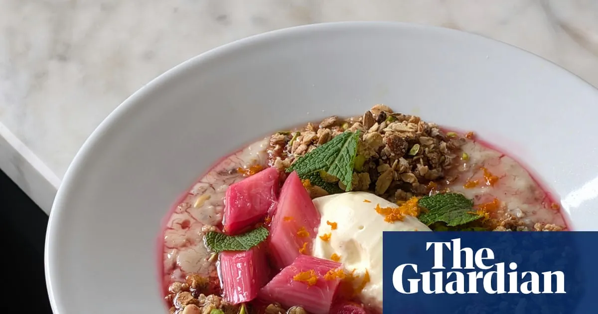 ‘Comfort in a bowl’: porridge hotter than ever as fibremaxxers get their oats