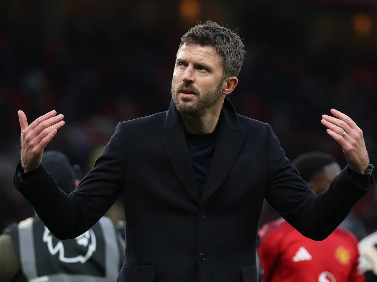 Man Utd strike late as Carrick extends perfect start in Fulham thriller