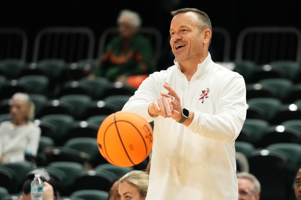 Louisville rises to 6th in AP women’s Top 25, its best ranking in four years, UConn-UCLA 1-2