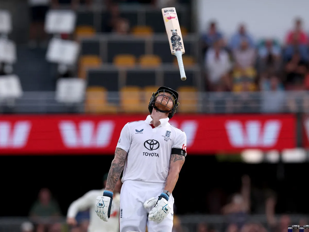 Australia dominate England to win second Test in Brisbane