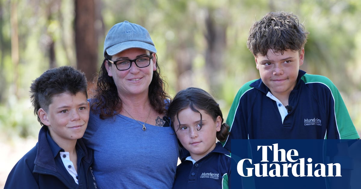 WA work safety watchdog makes ‘initial enquiries’ after family who hired kayak and paddleboards washed out to sea
