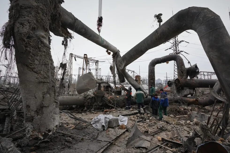 Russia and Ukraine hold a second day of US-brokered peace talks in Abu Dhabi