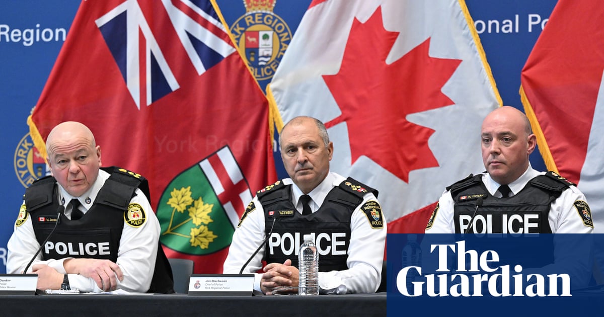 Eight current and former Toronto police arrested in organized crime inquiry