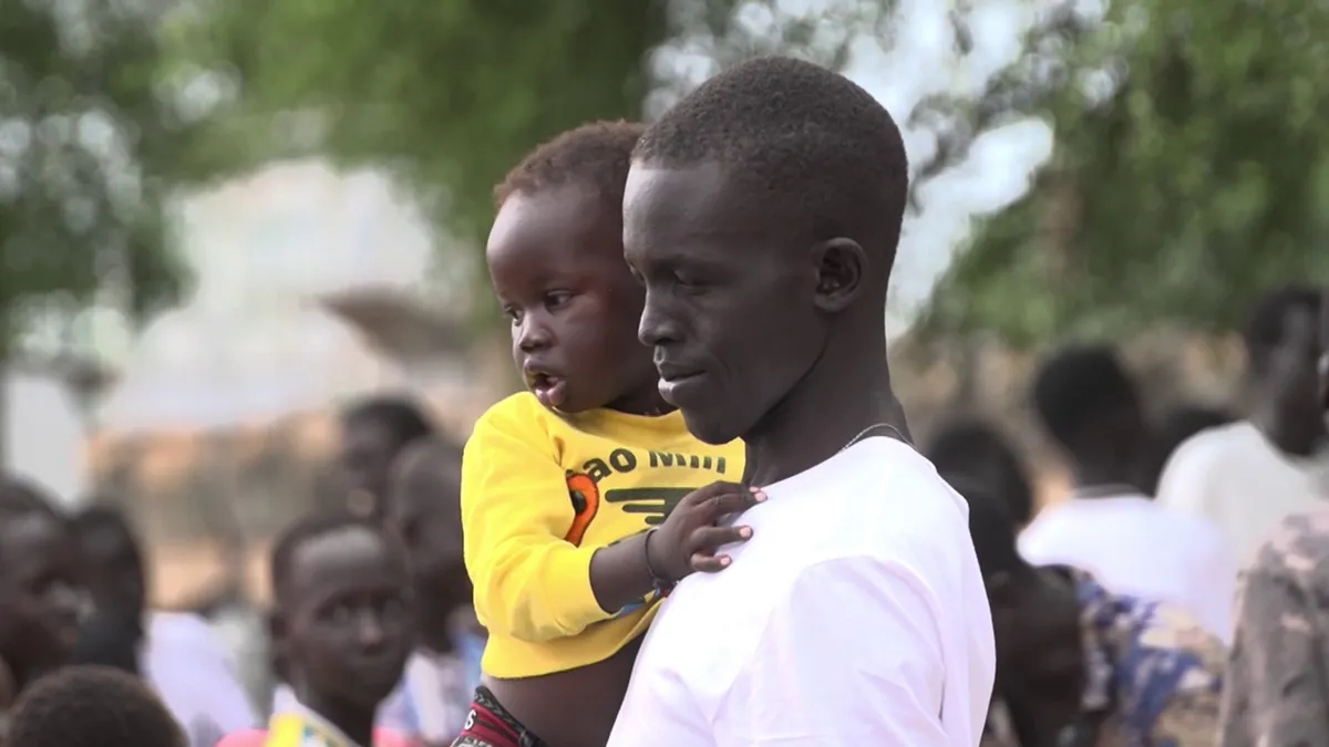 Hundreds of thousands flee as fighting escalates in South Sudan