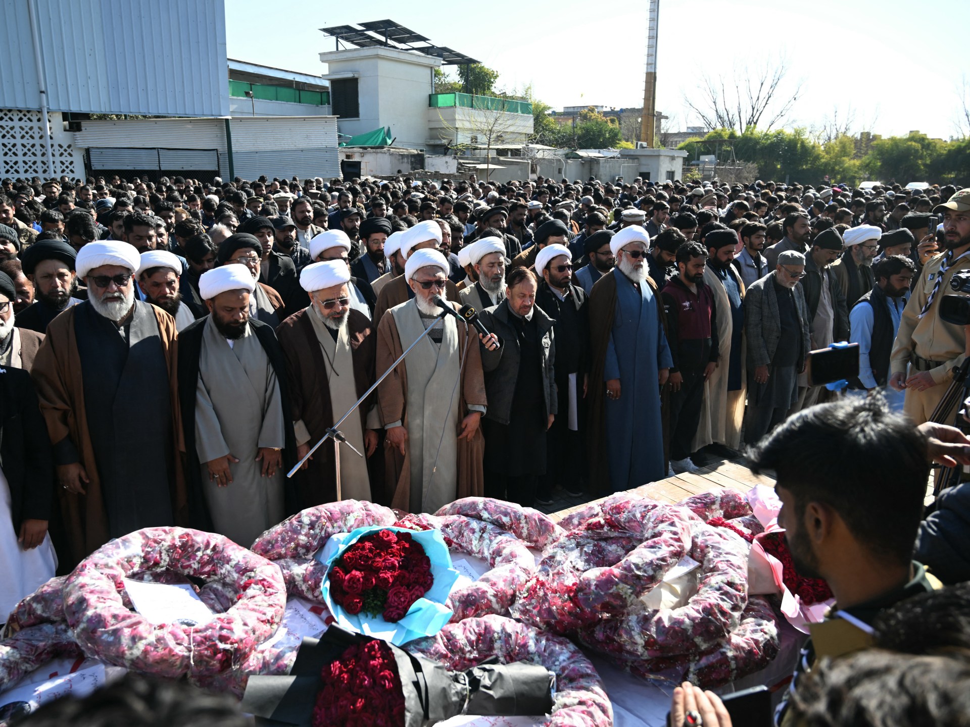 Thousands mourn 32 victims of Islamabad Shia mosque bombing in Pakistan