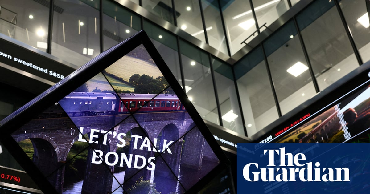 UK borrowing costs rise after departure of two key Keir Starmer aides