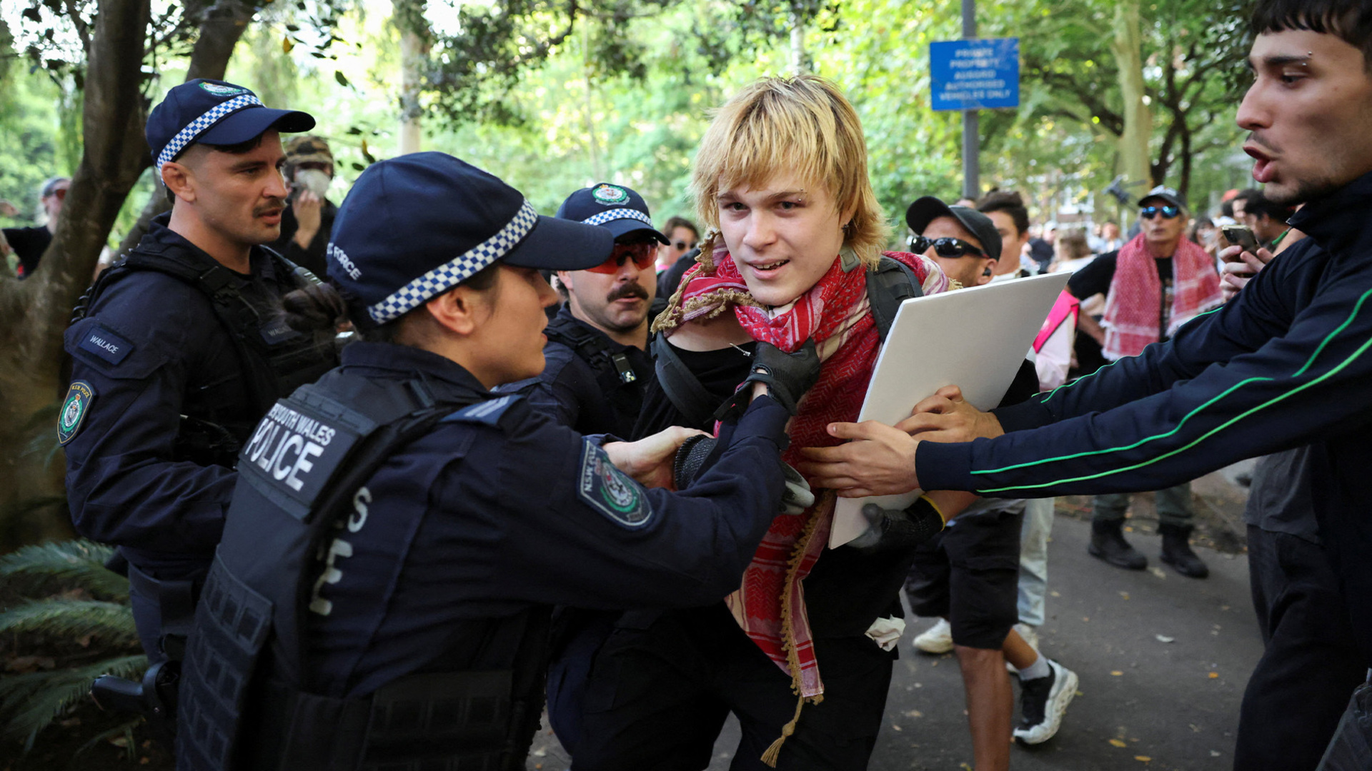 Australian police under scrutiny after protesters beaten