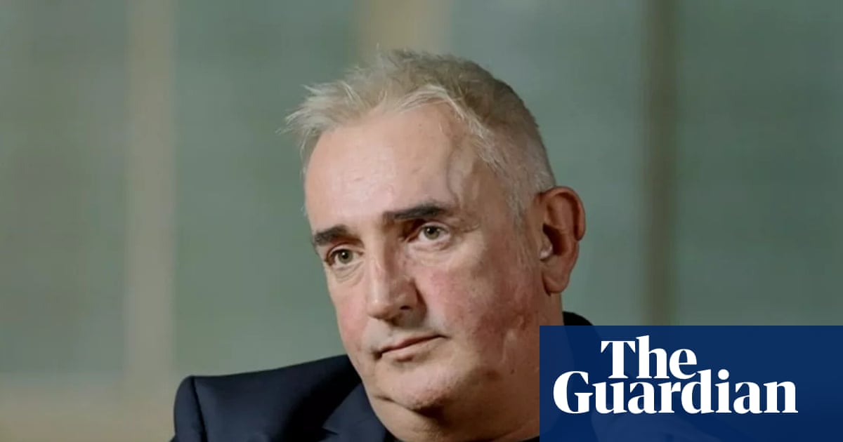 Lawyer did not see Gavin Burrows sign Mail phone-hacking confession, court hears