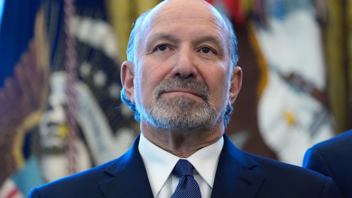 US Commerce Secretary Lutnick downplays Epstein ties amid resignation calls