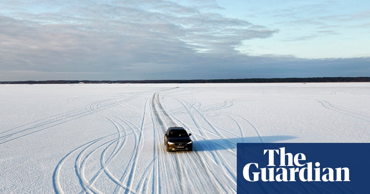 Drive the ‘ice road’, Estonians told – just don’t fasten your seatbelt
