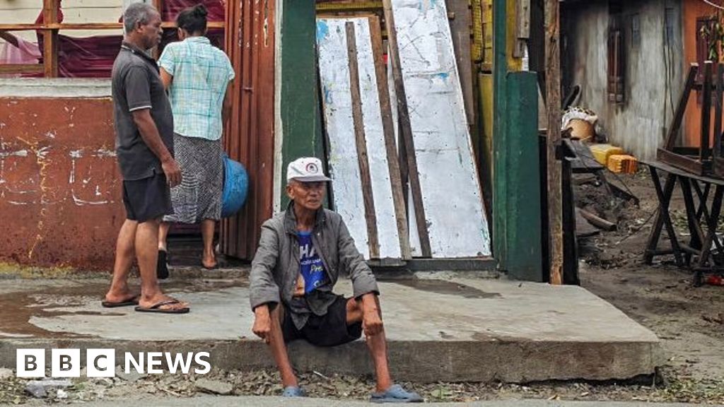 Powerful cyclone kills at least 20 as it tears through Madagascar port